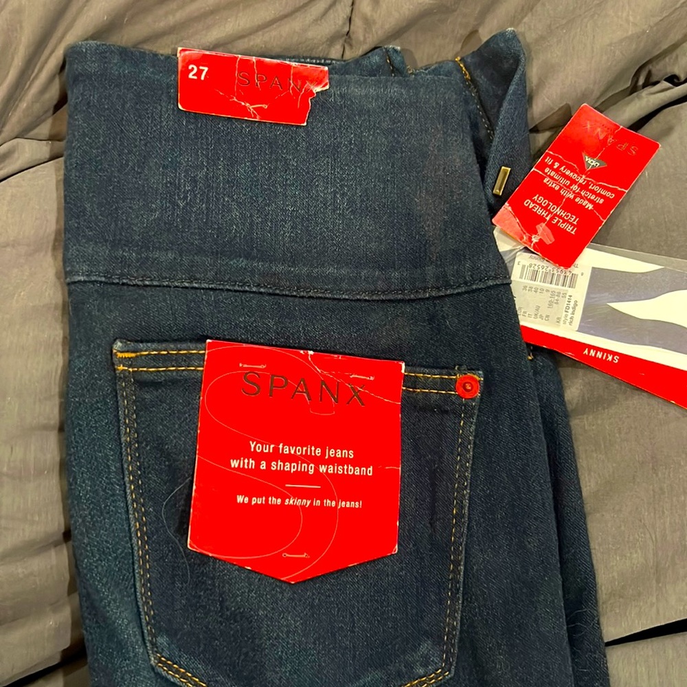 Spanx best selling jeans. NWT size 27.